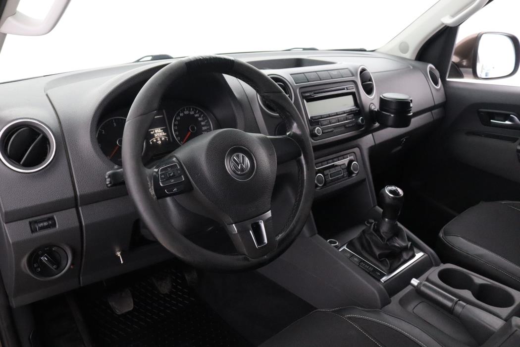 VOLKSWAGEN Amarok 2012