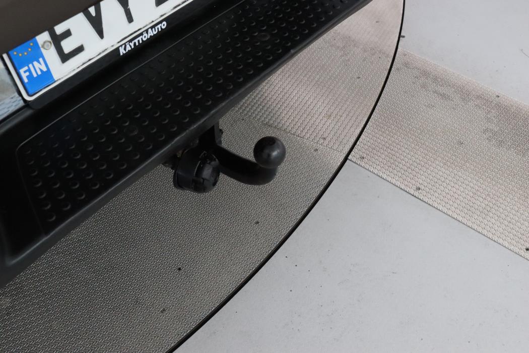 VOLKSWAGEN Amarok 2012