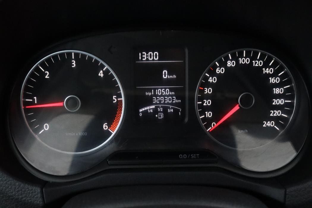 VOLKSWAGEN Amarok 2012