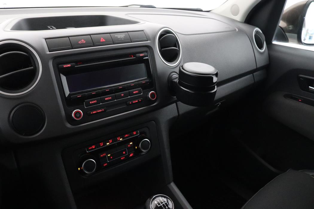 VOLKSWAGEN Amarok 2012
