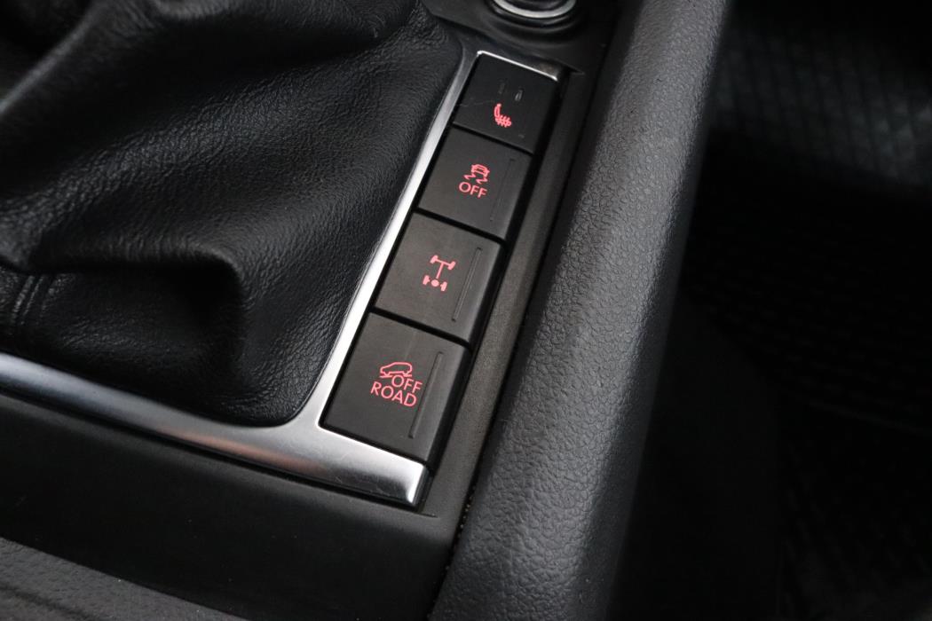 VOLKSWAGEN Amarok 2012