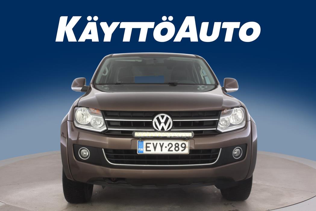 VOLKSWAGEN Amarok 2012
