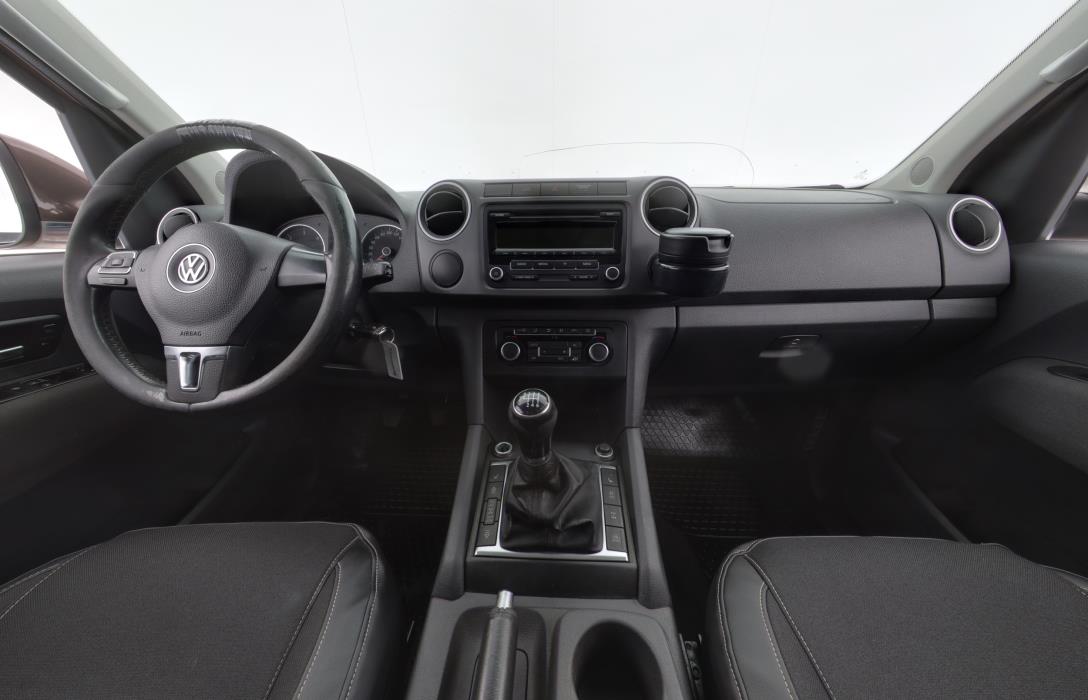 VOLKSWAGEN Amarok 2012