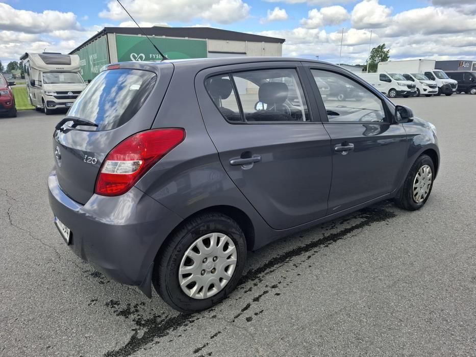 HYUNDAI i20 2012