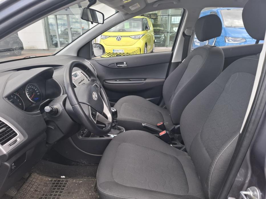 HYUNDAI i20 2012