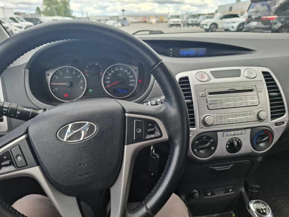 HYUNDAI i20 2012