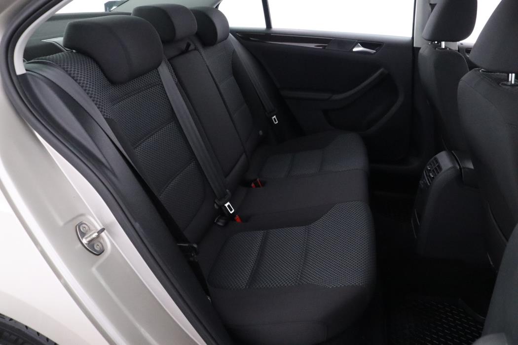 VOLKSWAGEN Jetta 2015