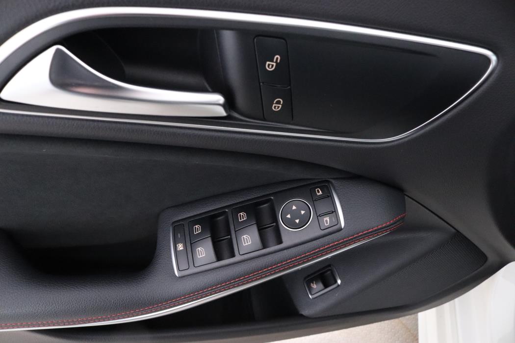 MERCEDES-BENZ CLA 2018