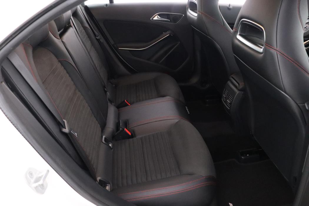 MERCEDES-BENZ CLA 2018