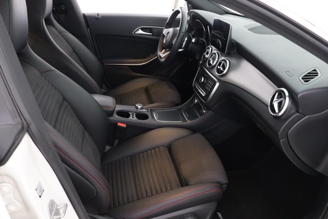 MERCEDES-BENZ CLA 2018