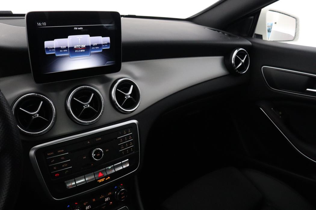 MERCEDES-BENZ CLA 2018