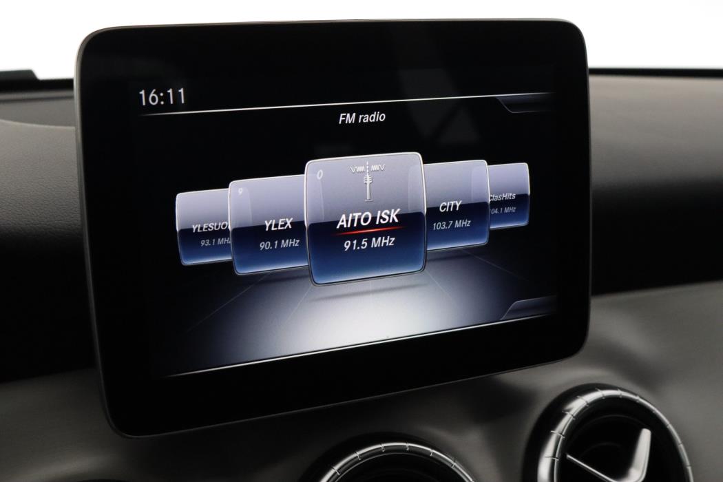 MERCEDES-BENZ CLA 2018