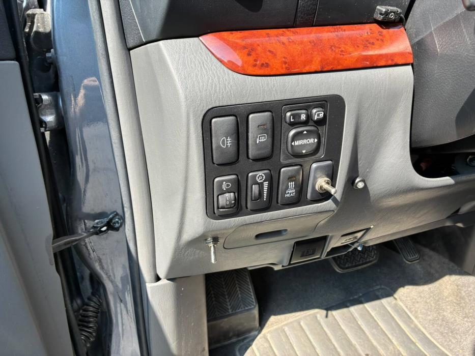 TOYOTA Land Cruiser 2006
