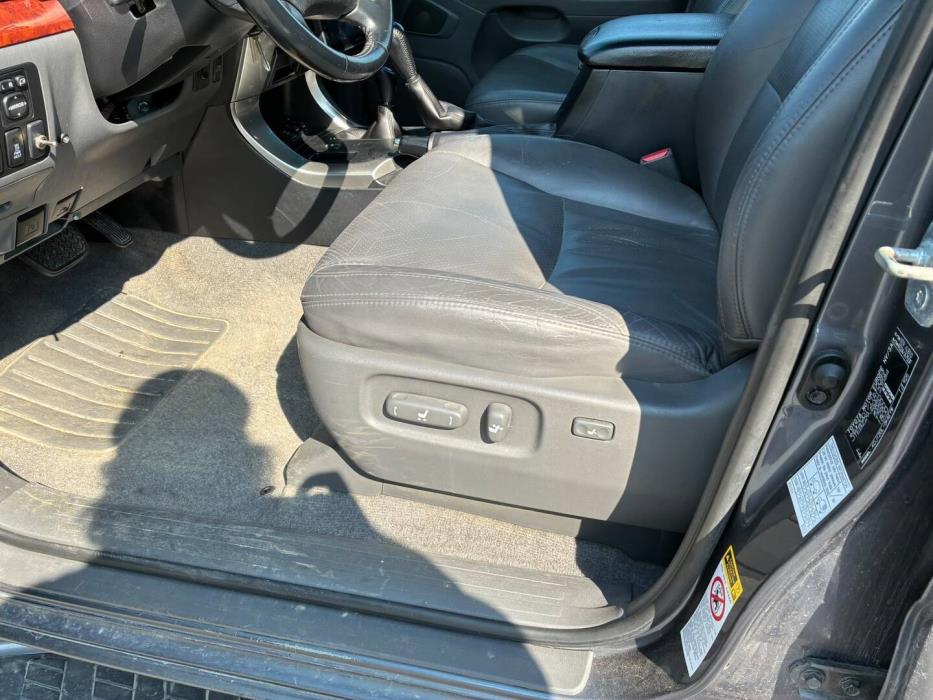 TOYOTA Land Cruiser 2006