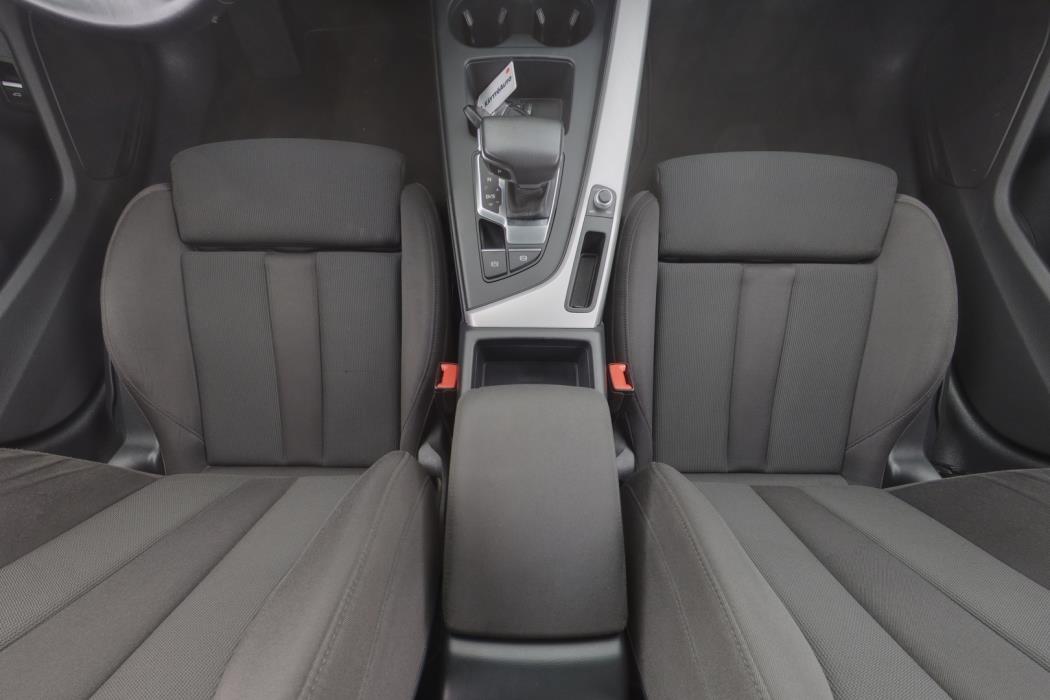 AUDI A4 2020