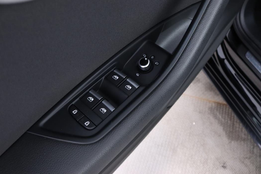 AUDI A4 2020