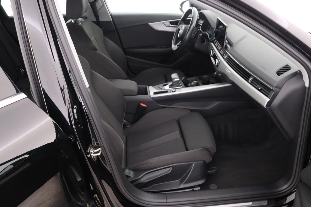 AUDI A4 2020