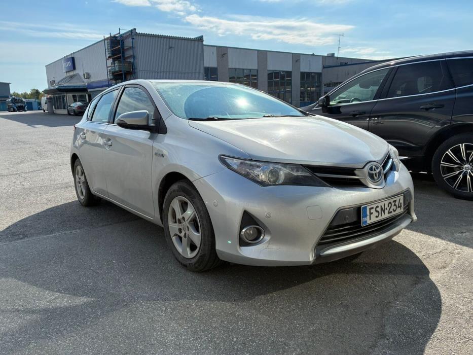 TOYOTA Auris 2013