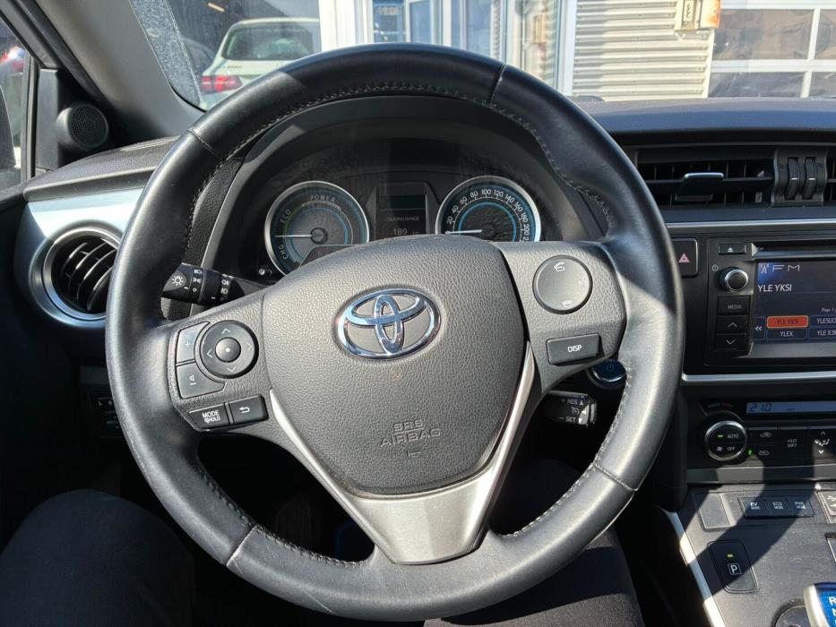 TOYOTA Auris 2013