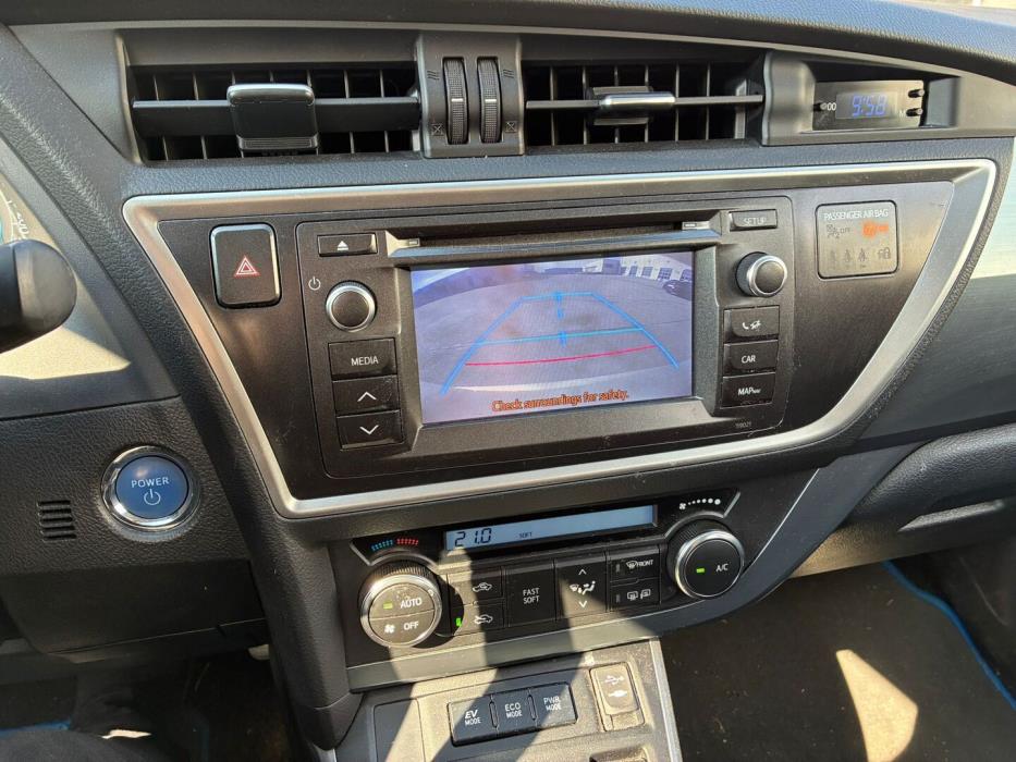 TOYOTA Auris 2013