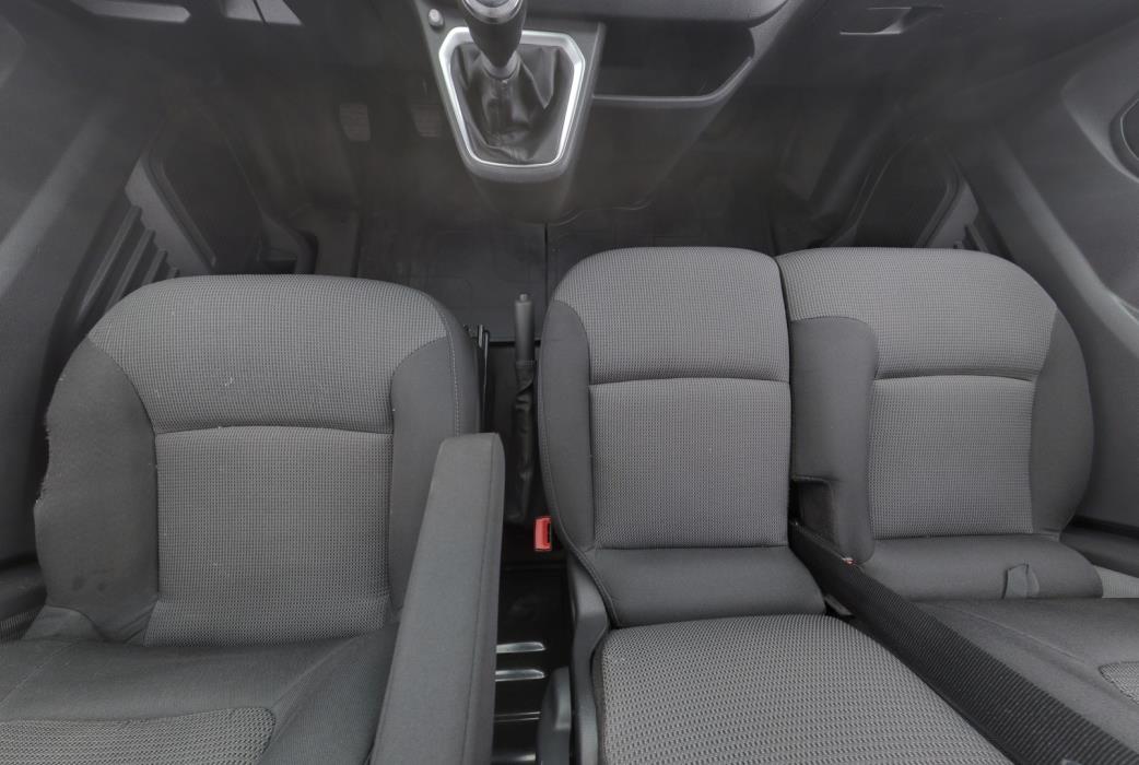 NISSAN Primastar 2022