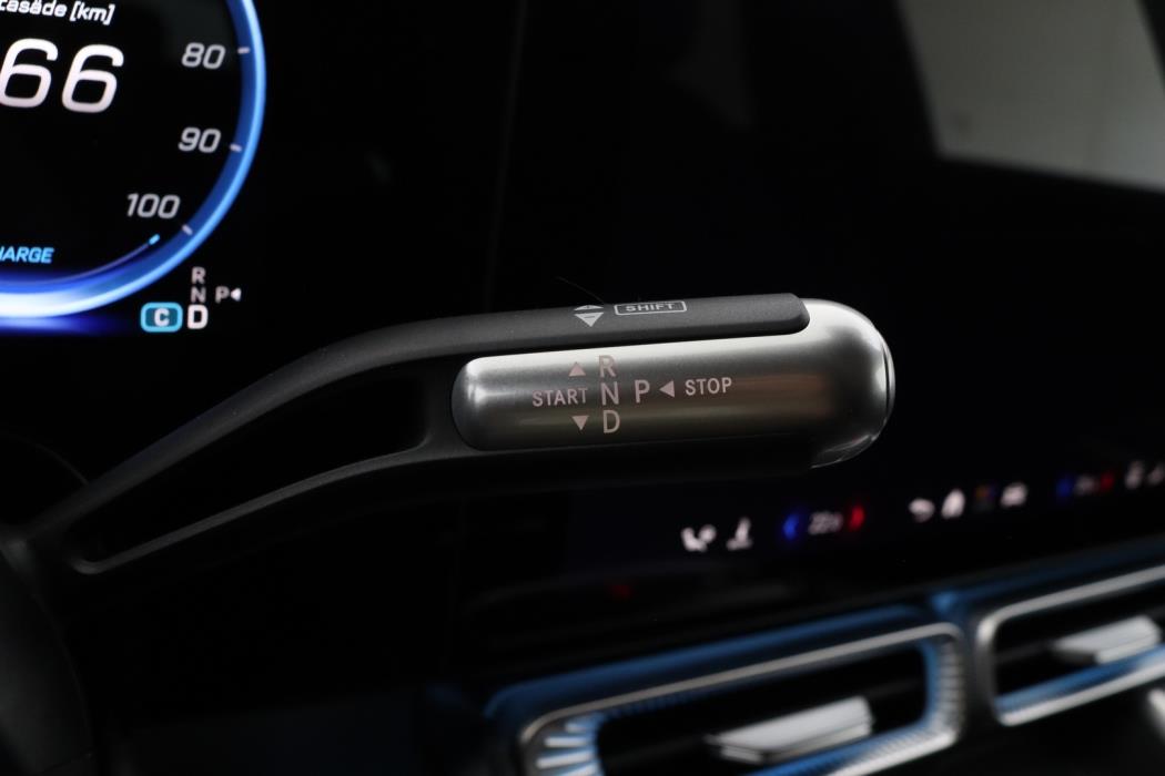 MERCEDES-BENZ GLC 2026