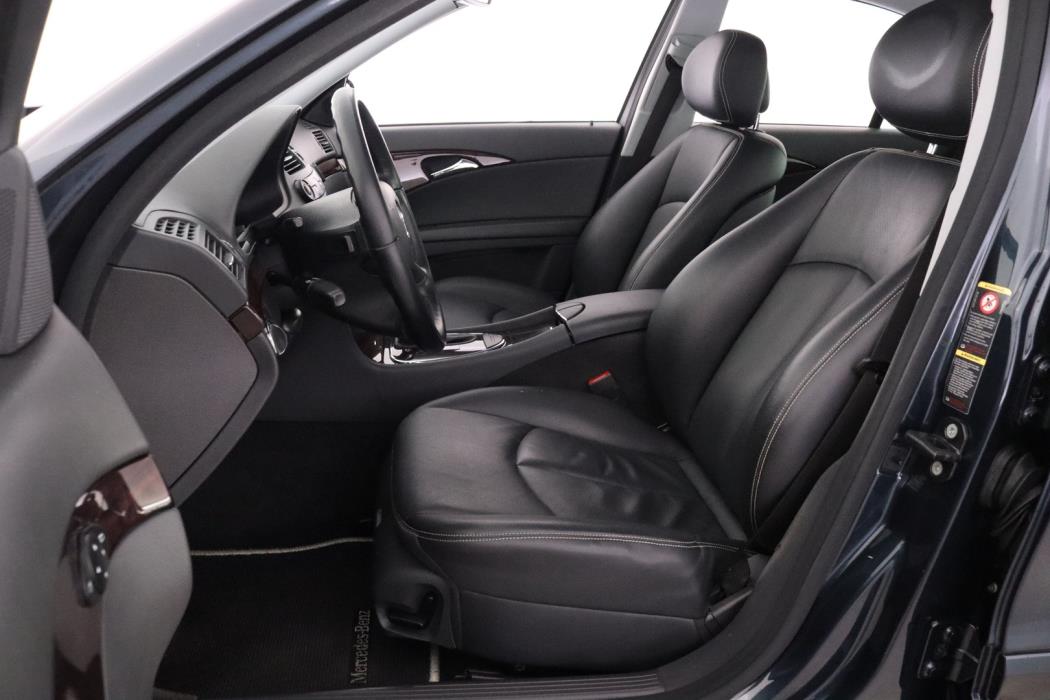 MERCEDES-BENZ E 2005