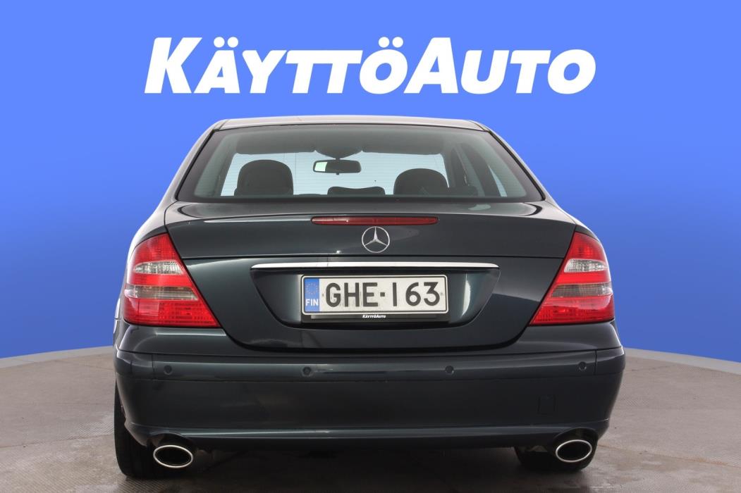 MERCEDES-BENZ E 2005