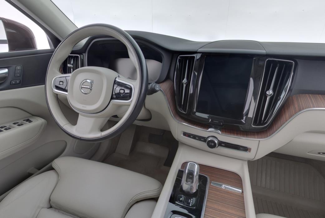 VOLVO XC60 2017
