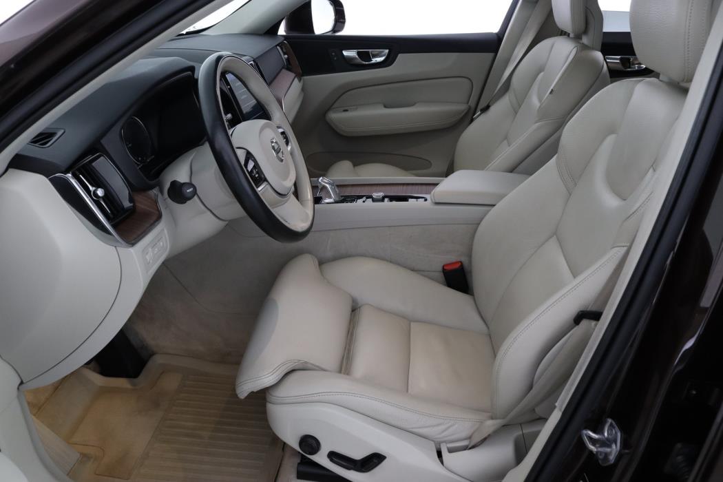VOLVO XC60 2017