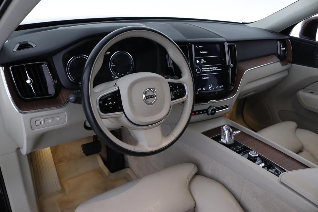 VOLVO XC60 2017
