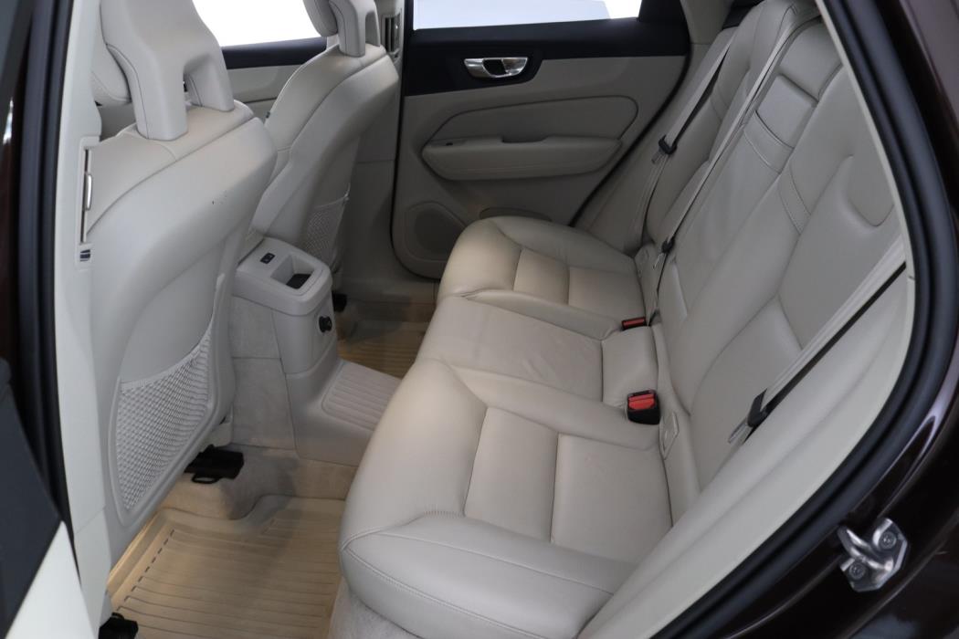 VOLVO XC60 2017