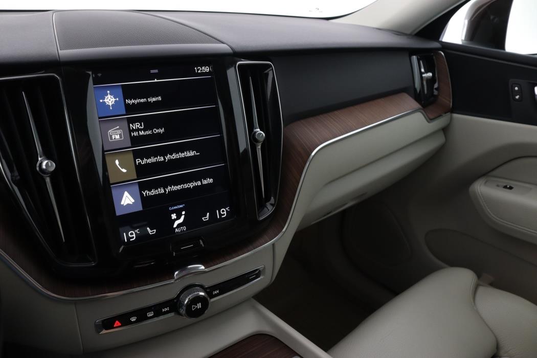 VOLVO XC60 2017