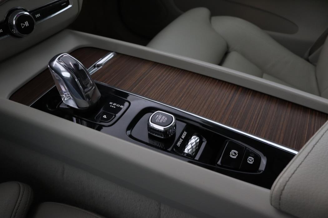 VOLVO XC60 2017