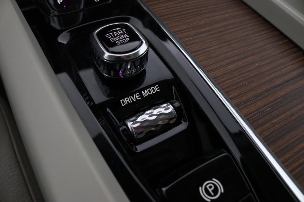 VOLVO XC60 2017