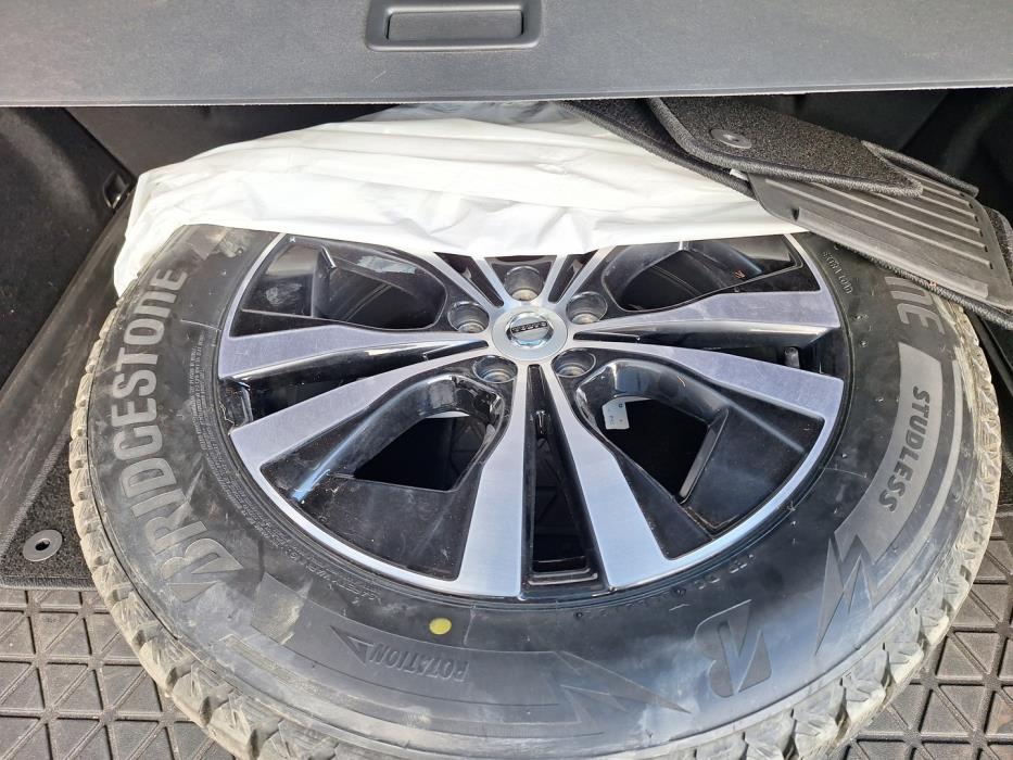 VOLVO XC60 2021