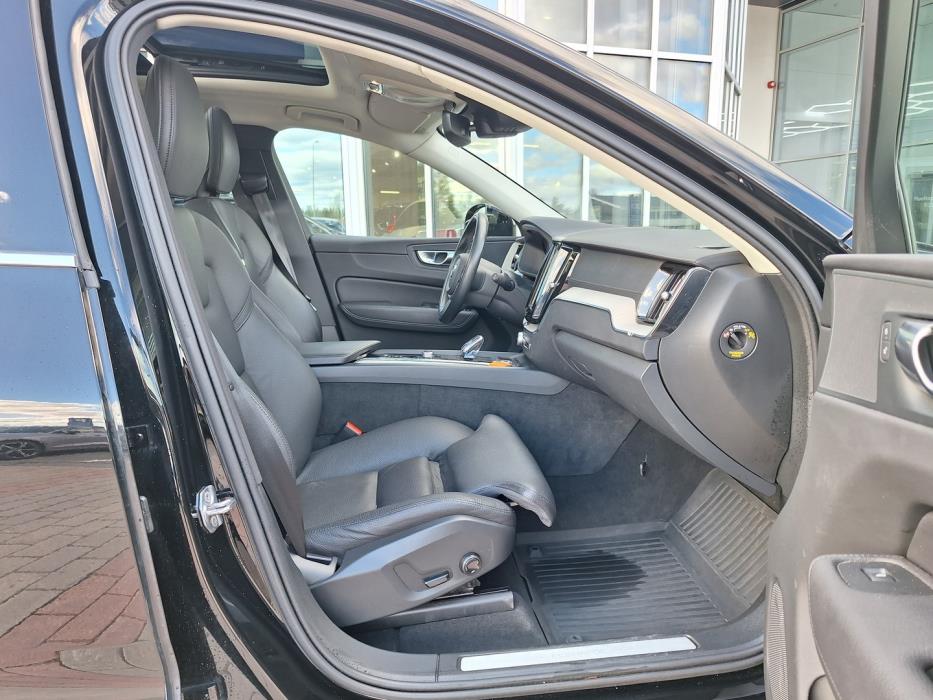 VOLVO XC60 2021