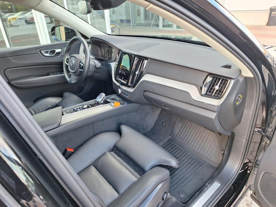VOLVO XC60 2021