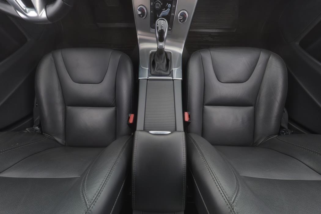 VOLVO V60 2017