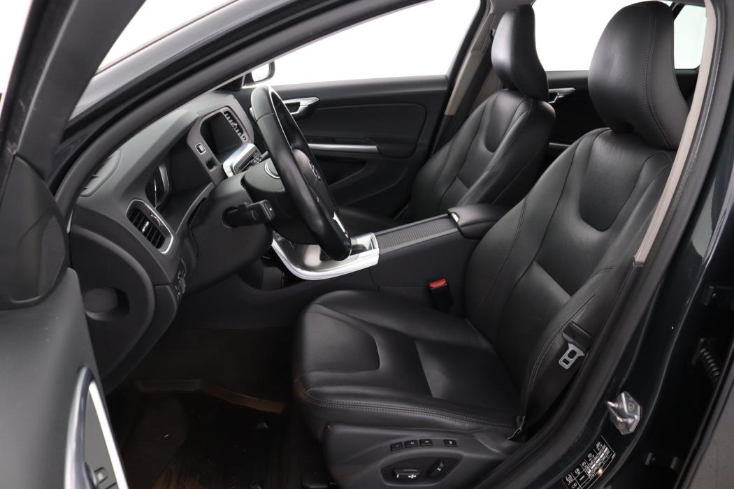 VOLVO V60 2017