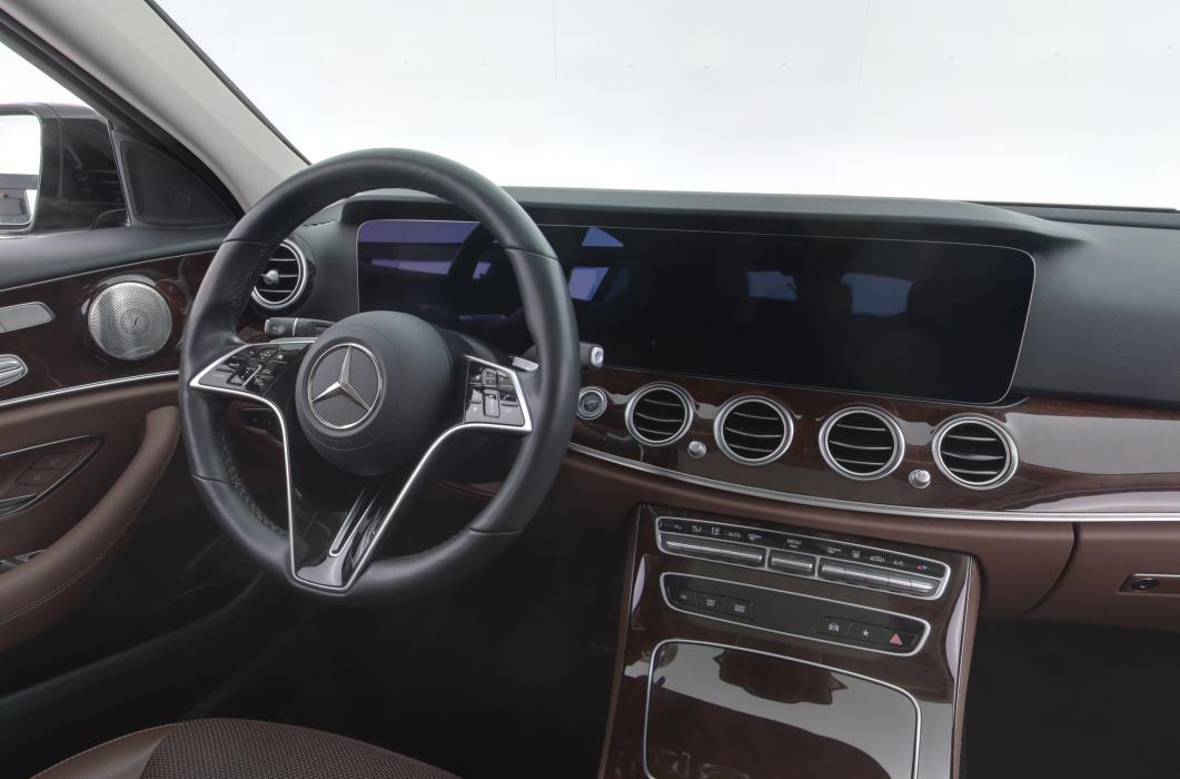 MERCEDES-BENZ E 2022