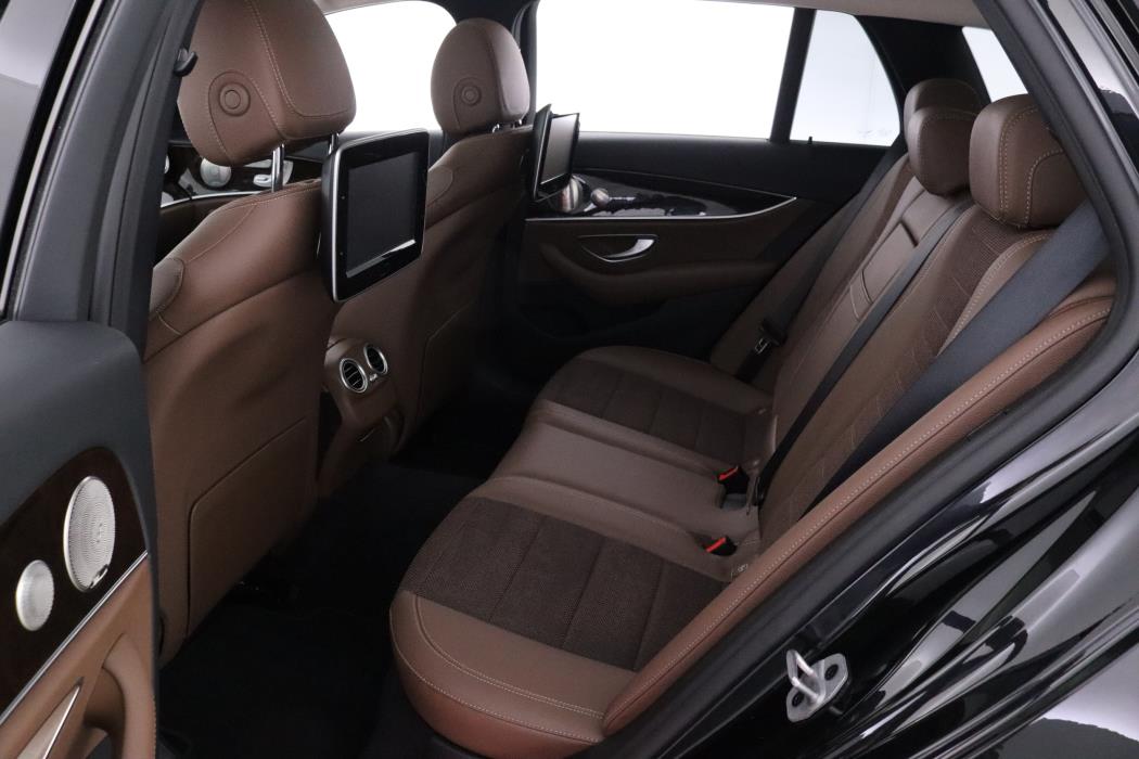 MERCEDES-BENZ E 2022