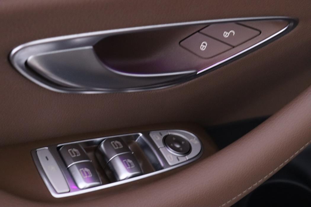 MERCEDES-BENZ E 2022