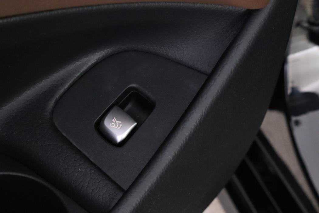 MERCEDES-BENZ E 2022