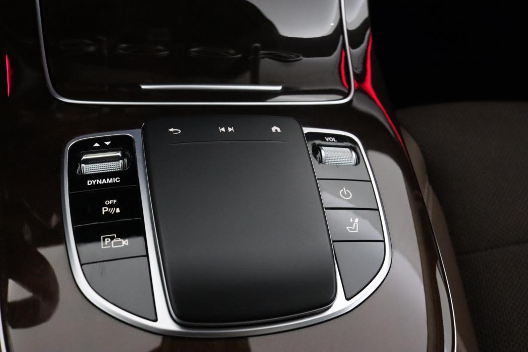 MERCEDES-BENZ E 2022