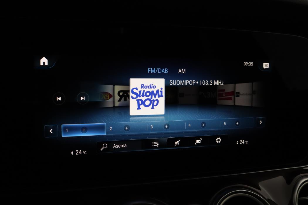 MERCEDES-BENZ E 2022