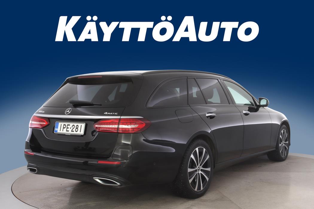 MERCEDES-BENZ E 2022