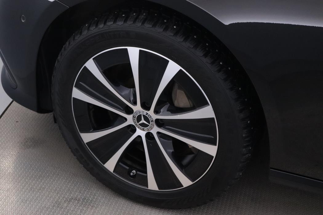 MERCEDES-BENZ E 2022