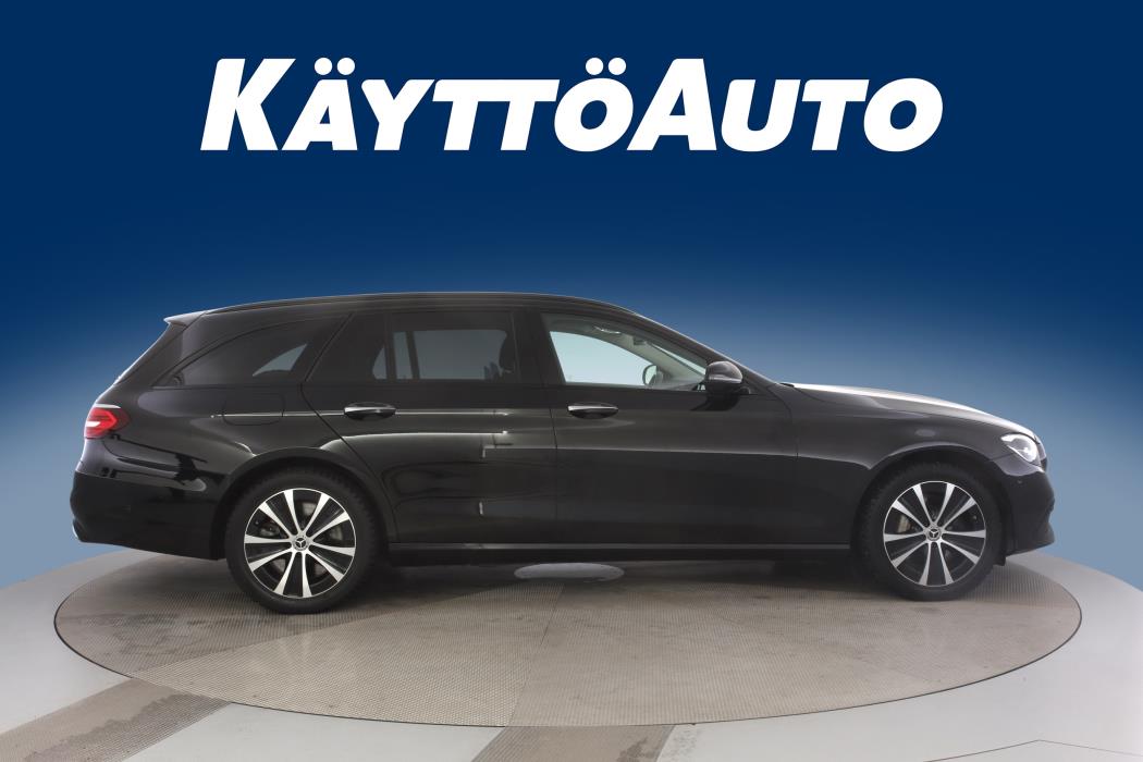 MERCEDES-BENZ E 2022