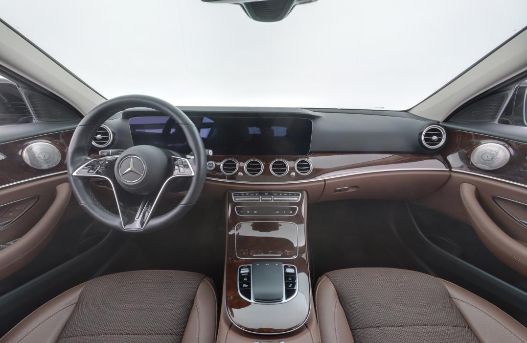 MERCEDES-BENZ E 2022